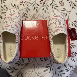 Bucketfeet Canvas Loafers Shoes Comfort Slip On Flamingos White Pink Size 5 NIB